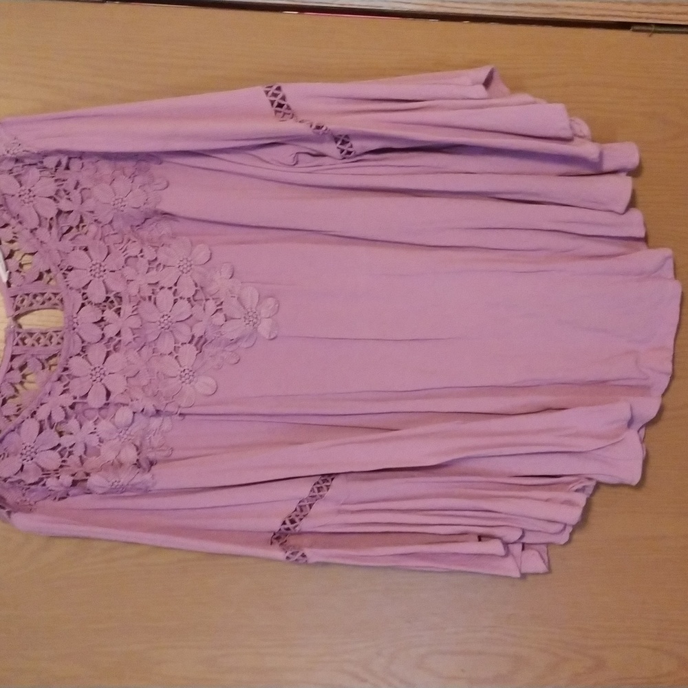 Chic Soul Bell Sleeve Lace Top
